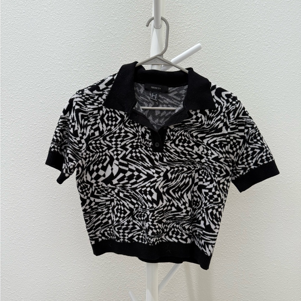Forever 21 Black and White Crop Top